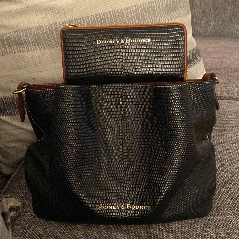 Dooney & Bourke purse with matching wallet 🖤